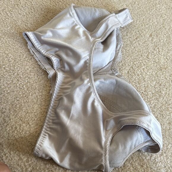 Rhonda shear womens plus size Lace Trim bra 2x greyish lavender NWOT - Picture 7 of 10